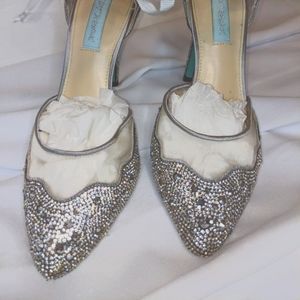 Rhinestone-encrusted 4.5" stiletto pumps!